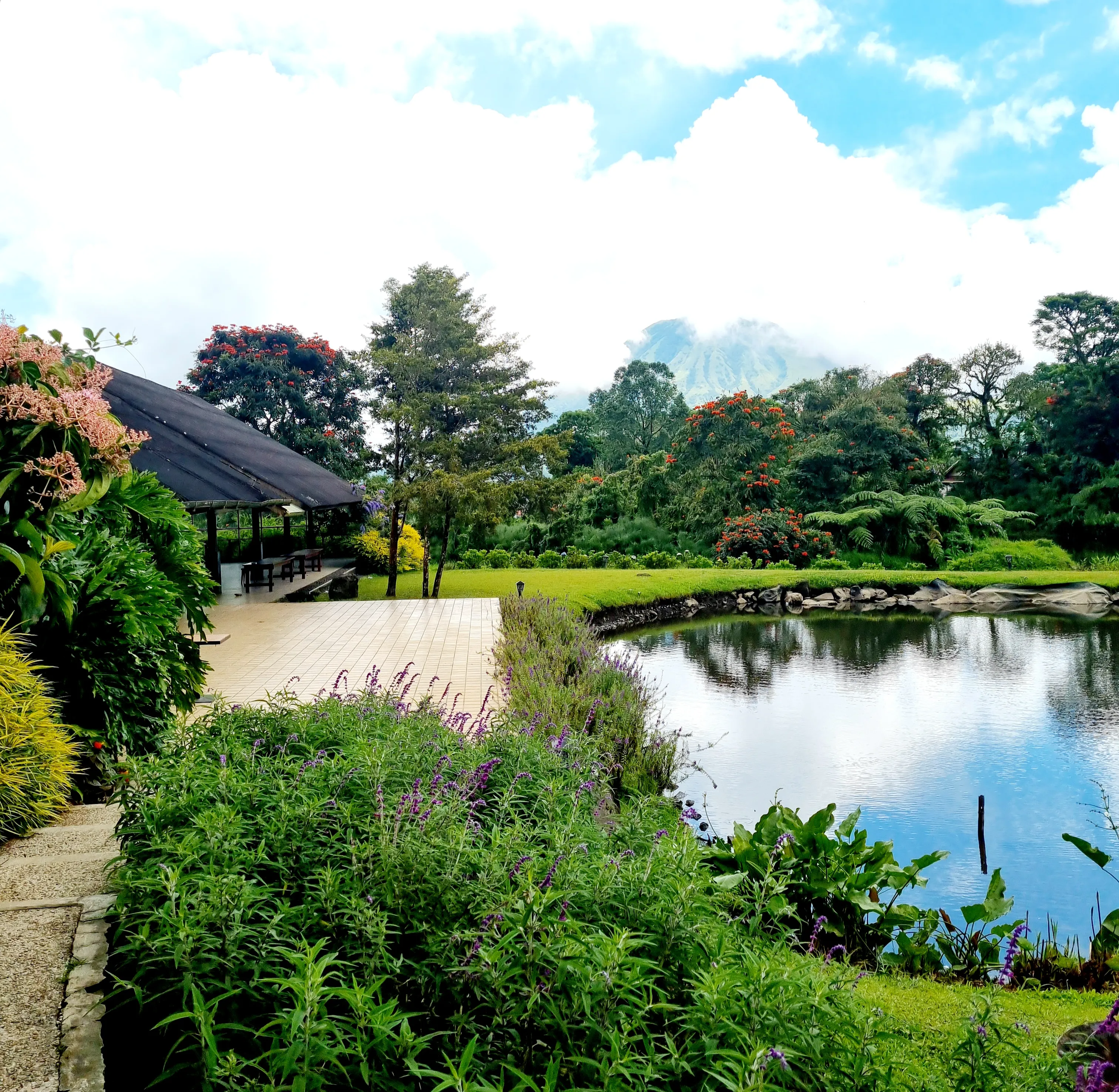 Danau Kasewean (Kelong Garden)