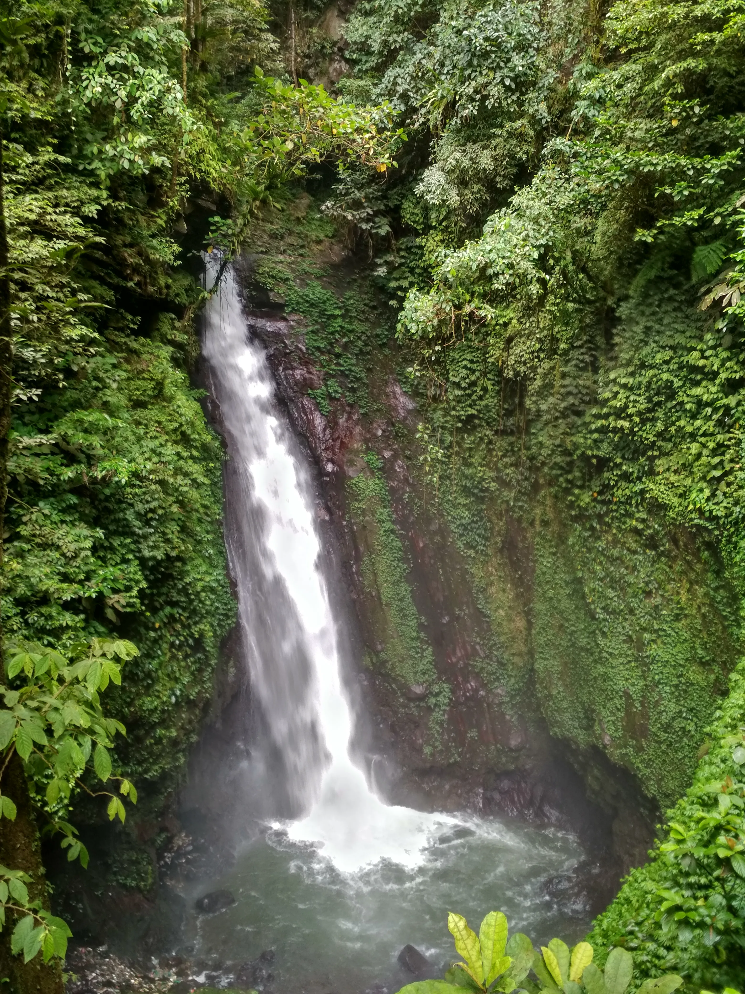 Air Terjun Kanderawatu