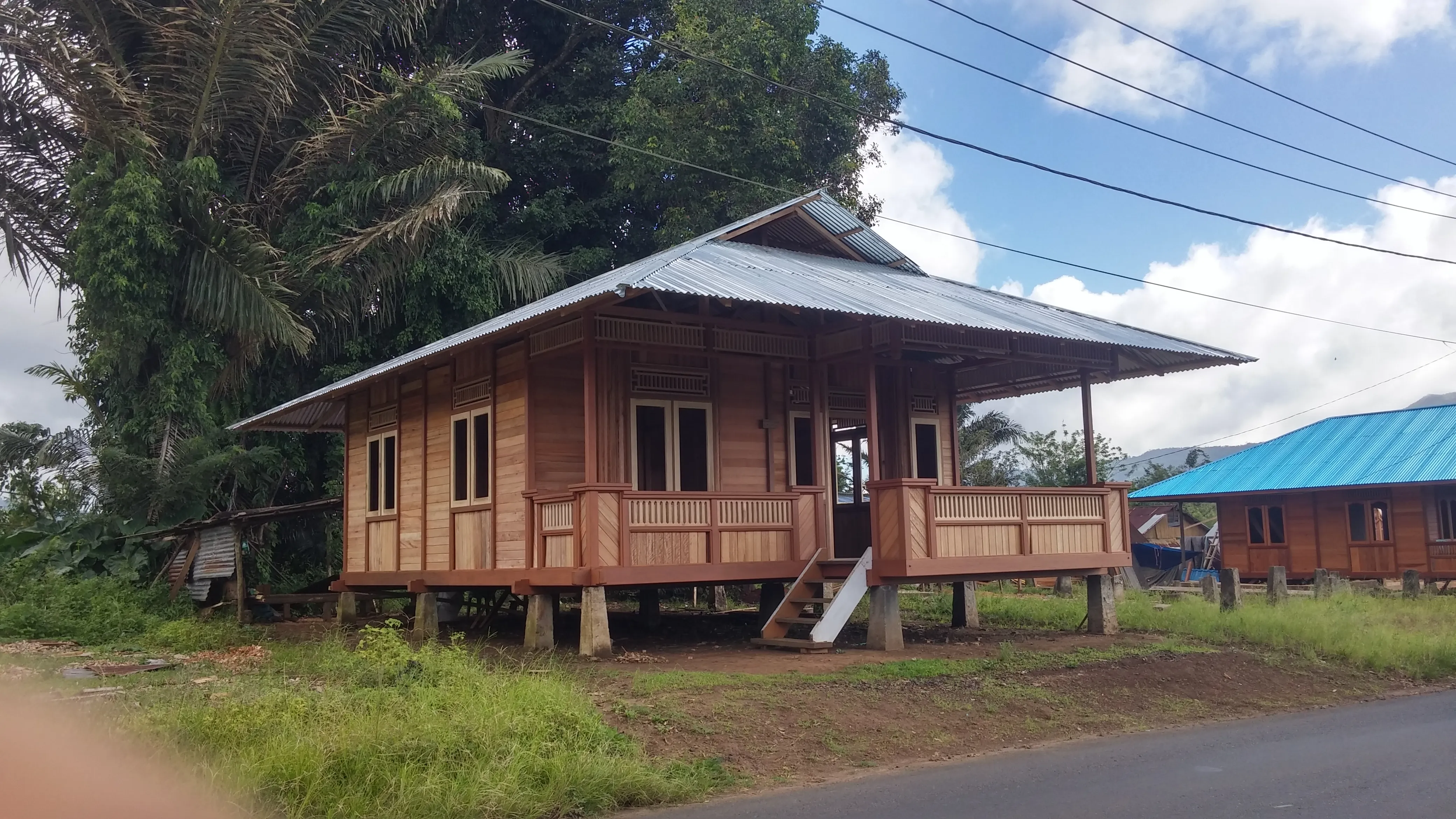 Rumah Panggung Woloan